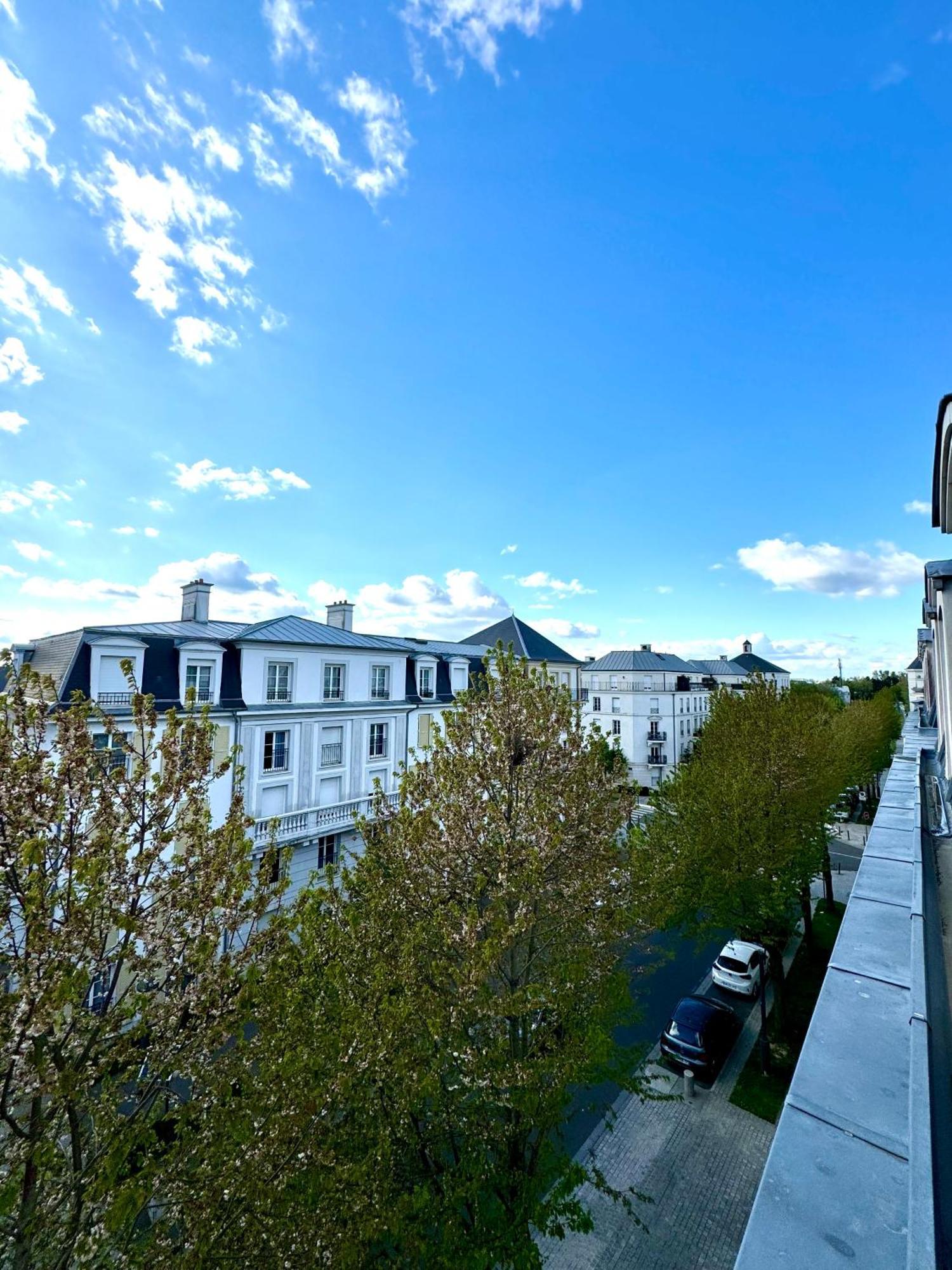 Suite Medicis Near Disneyland เซร์ริส ภายนอก รูปภาพ